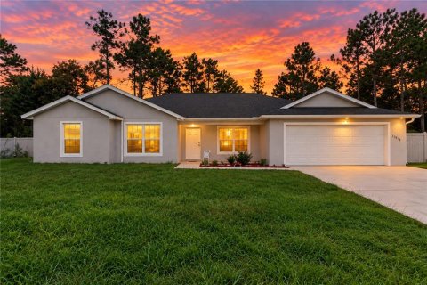Villa ou maison à Dunnellon, Floride 4 chambres, 180.14 m2 № 2381188
