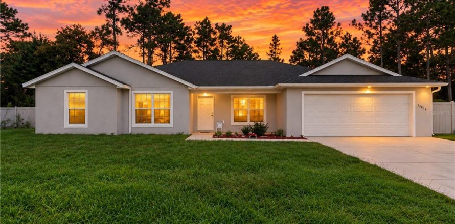 Villa ou maison à Dunnellon, Floride 4 chambres, 180.14 m2 № 2381188