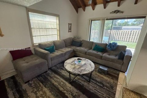 Casa en venta en Miramar, Florida, 5 dormitorios, 176.79 m2 № 2033510 - foto 9