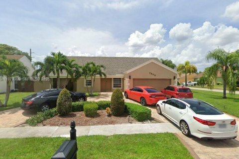 Casa en Miramar, Florida 5 dormitorios, 176.79 m2 № 2033510