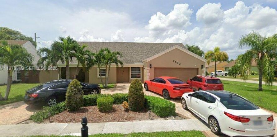 Casa en Miramar, Florida 5 dormitorios, 176.79 m2 № 2033510