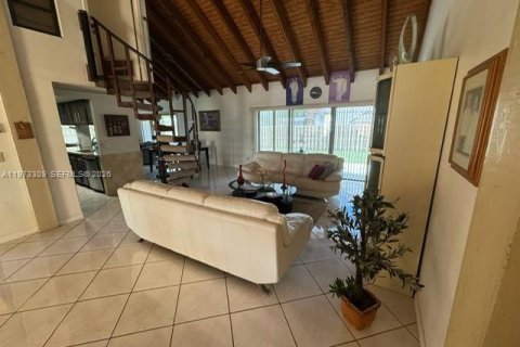 Casa en venta en Miramar, Florida, 5 dormitorios, 176.79 m2 № 2033510 - foto 2