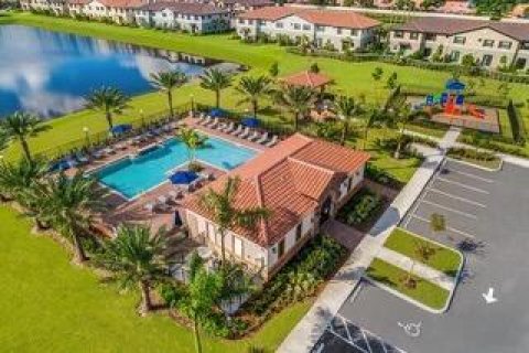 Adosado en alquiler en Boynton Beach, Florida, 3 dormitorios, 163.04 m2 № 1155548 - foto 1