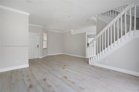 House in Davie, Florida 3 bedrooms, 146.97 sq.m. № 1671153 - photo 6