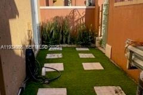 Adosado en alquiler en Pembroke Pines, Florida, 3 dormitorios, 129.69 m2 № 1993060 - foto 2