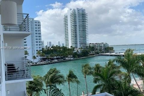 Appartement à Miami Beach, Floride 1 chambre, 72.84 m2 № 2032396