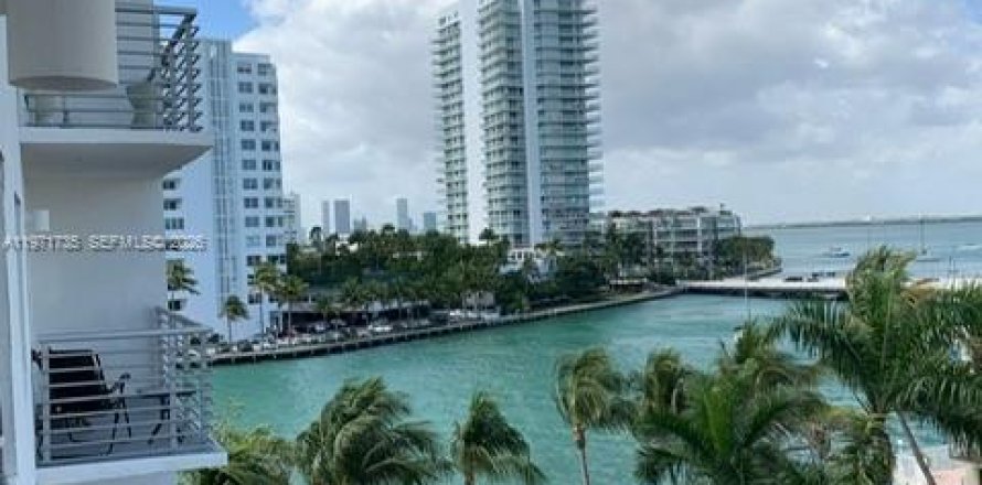 Appartement à Miami Beach, Floride 1 chambre, 72.84 m2 № 2032396