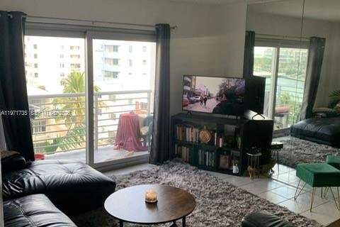 Appartement à louer à Miami Beach, Floride: 1 chambre, 72.84 m2 № 2032396 - photo 17