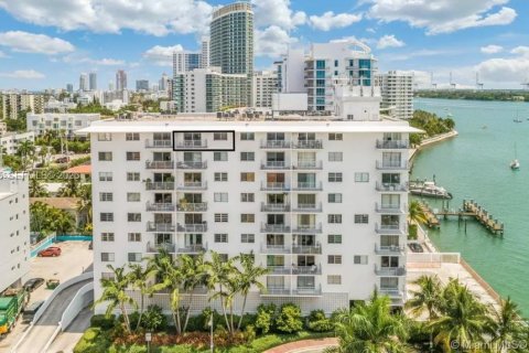 Appartement à louer à Miami Beach, Floride: 1 chambre, 72.84 m2 № 2032396 - photo 4