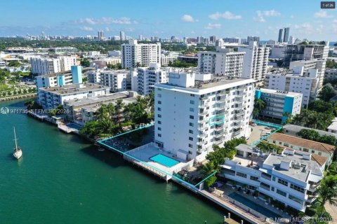 Appartement à louer à Miami Beach, Floride: 1 chambre, 72.84 m2 № 2032396 - photo 7