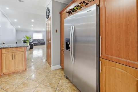 Appartement à louer à Hialeah Gardens, Floride: 2 chambres, 95.6 m2 № 2000853 - photo 5