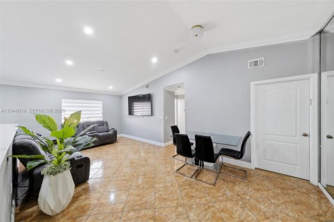 Appartement à Hialeah Gardens, Floride 2 chambres, 95.6 m2 № 2000853