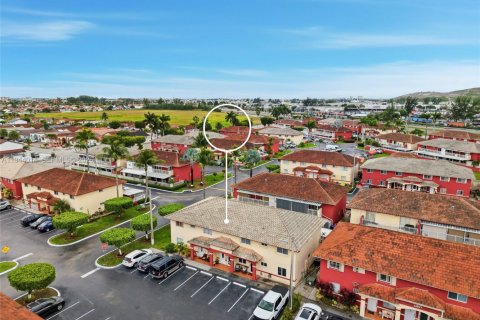 Appartement à louer à Hialeah Gardens, Floride: 2 chambres, 95.6 m2 № 2000853 - photo 22