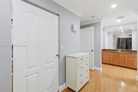 Appartement à louer à Hialeah Gardens, Floride: 2 chambres, 95.6 m2 № 2000853 - photo 11