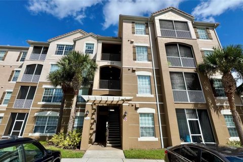 Condo in Orlando, Florida, 2 bedrooms  № 1900267 - photo 1