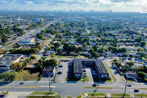 Propiedad comercial en venta en Miami Gardens, Florida № 2043837 - foto 2