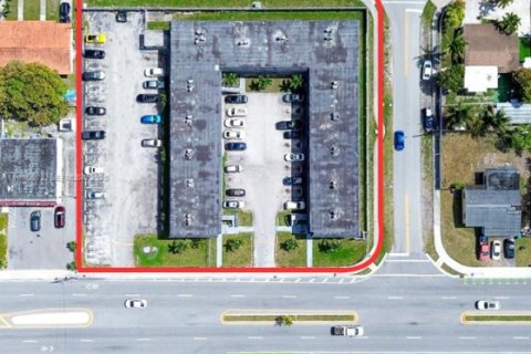 Propiedad comercial en venta en Miami Gardens, Florida № 2043837 - foto 6