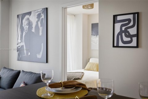 Condominio en venta en Miami, Florida, 1 dormitorio, 50.54 m2 № 2084952 - foto 17
