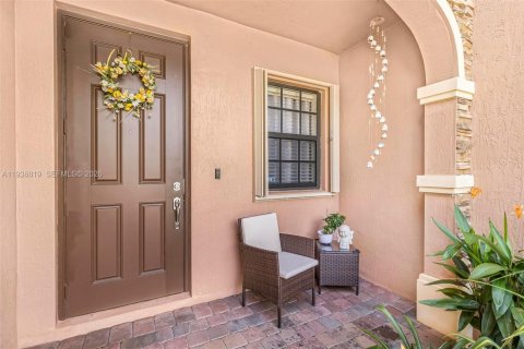 Купить таунхаус в Хомстед, Флорида 3 спальни, 140.47м2, № 1996466 - фото 2