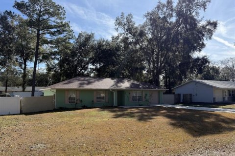 House in Ocala, Florida 3 bedrooms, 123.75 sq.m. № 1525563 - photo 1