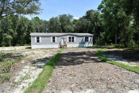 House in Keystone Heights, Florida 4 bedrooms, 139.35 sq.m. № 770442 - photo 1