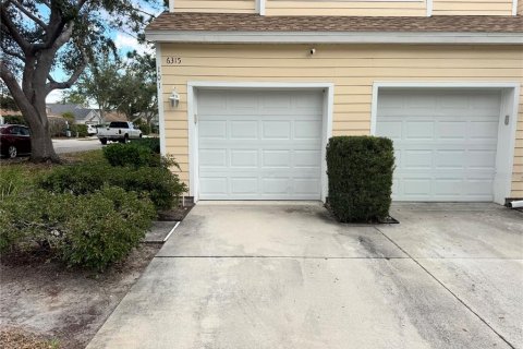 Condo in Lakewood Ranch, Florida, 2 bedrooms № 2097922 - photo 3