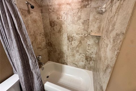 Condo in Lakewood Ranch, Florida, 2 bedrooms № 2097922 - photo 15