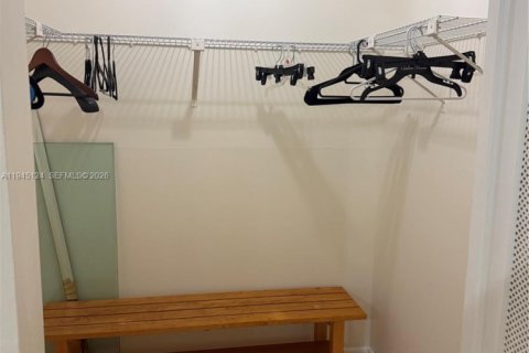 Condo in Sunny Isles Beach, Florida, 1 bedroom  № 2001506 - photo 10