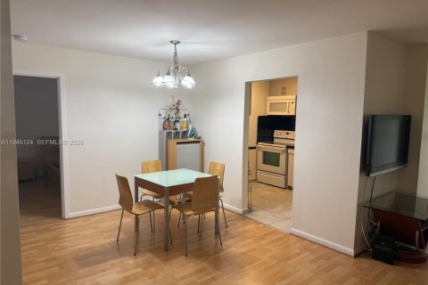 Condo in Sunny Isles Beach, Florida, 1 bedroom  № 2001506 - photo 5