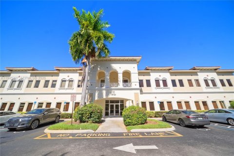 Commercial property in Cooper City, Florida № 2060223