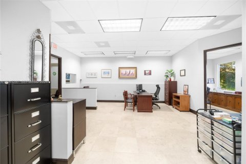 Commercial property in Cooper City, Florida № 2060223 - photo 5