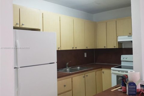 Condominio en alquiler en Miami, Florida, 1 dormitorio, 46.08 m2 № 1748049 - foto 3