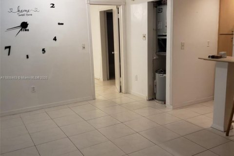 Condominio en alquiler en Miami, Florida, 1 dormitorio, 46.08 m2 № 1748049 - foto 5