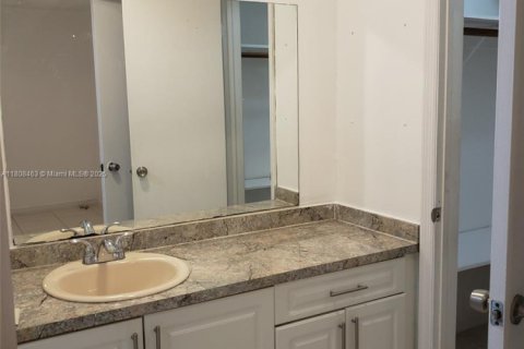 Condominio en alquiler en Miami, Florida, 1 dormitorio, 46.08 m2 № 1748049 - foto 18