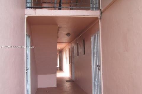 Condominio en alquiler en Miami, Florida, 1 dormitorio, 46.08 m2 № 1748049 - foto 13