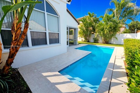Villa ou maison à vendre à Pembroke Pines, Floride: 4 chambres, 185.06 m2 № 2416042 - photo 17