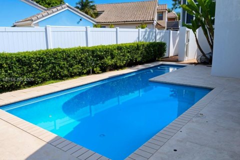 Villa ou maison à vendre à Pembroke Pines, Floride: 4 chambres, 185.06 m2 № 2416042 - photo 14