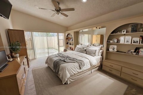 Villa ou maison à vendre à Pembroke Pines, Floride: 4 chambres, 185.06 m2 № 2416042 - photo 19