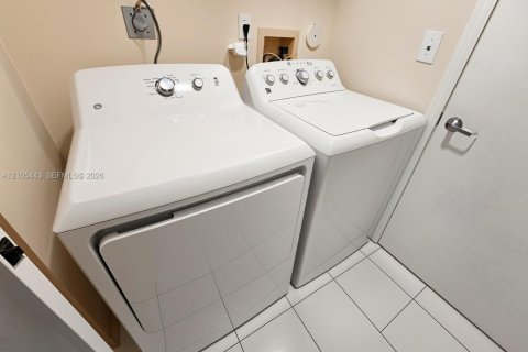 Villa ou maison à vendre à Pembroke Pines, Floride: 4 chambres, 185.06 m2 № 2416042 - photo 29