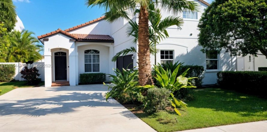 Villa ou maison à Pembroke Pines, Floride 4 chambres, 185.06 m2 № 2416042
