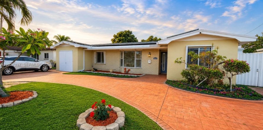 Villa ou maison à Hollywood, Floride 3 chambres, 92.9 m2 № 2181650