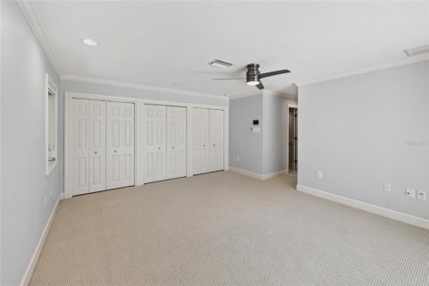 House in Sarasota, Florida 3 bedrooms, 229.93 sq.m. № 2156910 - photo 13
