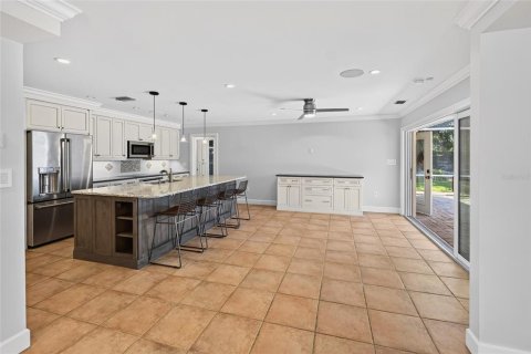 House in Sarasota, Florida 3 bedrooms, 229.93 sq.m. № 2156910 - photo 9