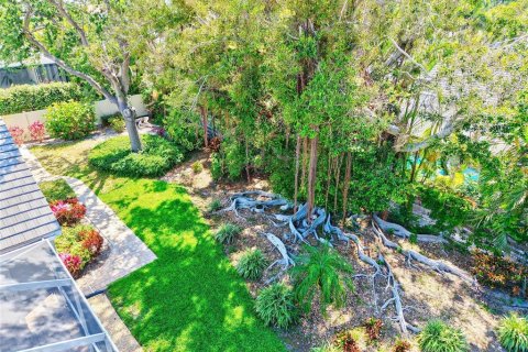House in Sarasota, Florida 3 bedrooms, 229.93 sq.m. № 2156910 - photo 23