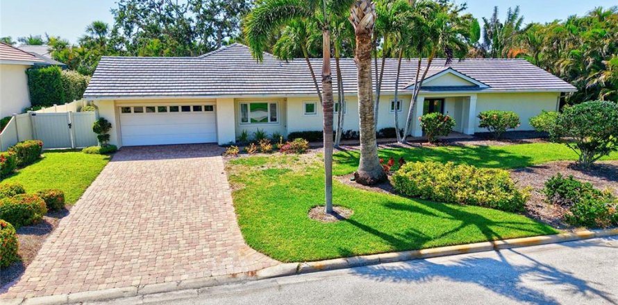 House in Sarasota, Florida 3 bedrooms, 229.93 sq.m. № 2156910