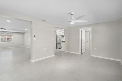 Villa ou maison à louer à New Port Richey, Floride: 3 chambres, 172.98 m2 № 2386087 - photo 18