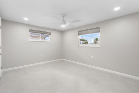 Villa ou maison à louer à New Port Richey, Floride: 3 chambres, 172.98 m2 № 2386087 - photo 27