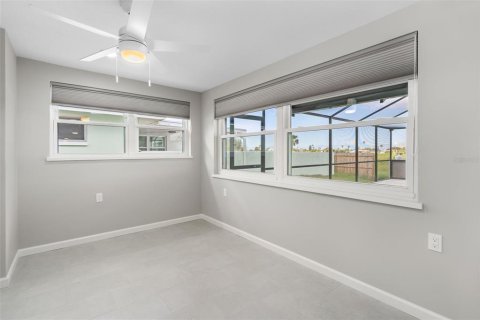 Villa ou maison à louer à New Port Richey, Floride: 3 chambres, 172.98 m2 № 2386087 - photo 29