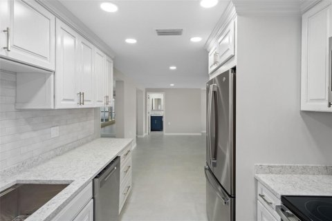 Villa ou maison à louer à New Port Richey, Floride: 3 chambres, 172.98 m2 № 2386087 - photo 15
