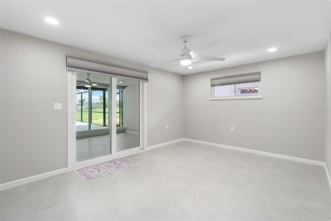 Villa ou maison à louer à New Port Richey, Floride: 3 chambres, 172.98 m2 № 2386087 - photo 21